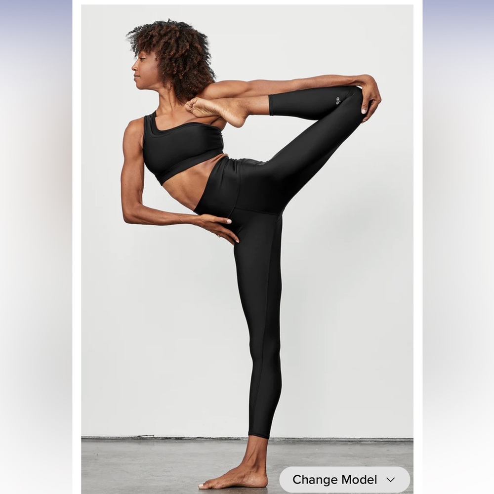 ALO YOGA BEST SELLER
7/8 High-Waist Airlift Legging NWOT